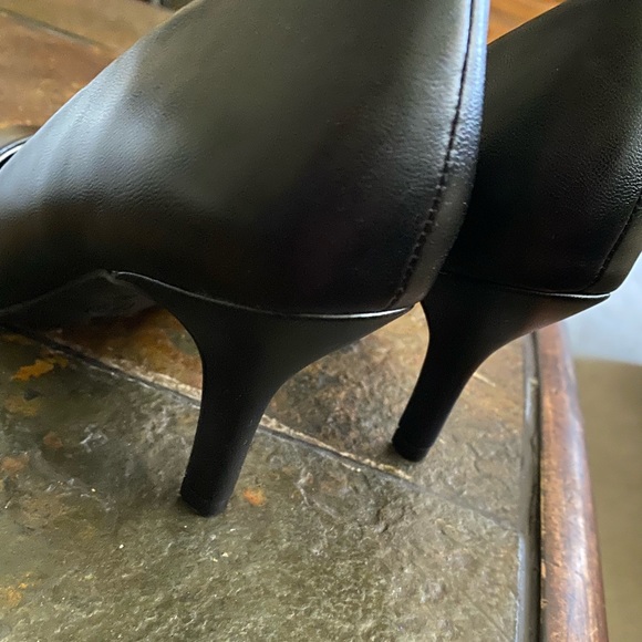 East 5th Black Heels - Picture 4 of 7